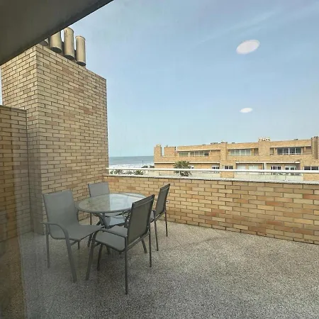 Apartment Modern Flat With Pool & Sea View
