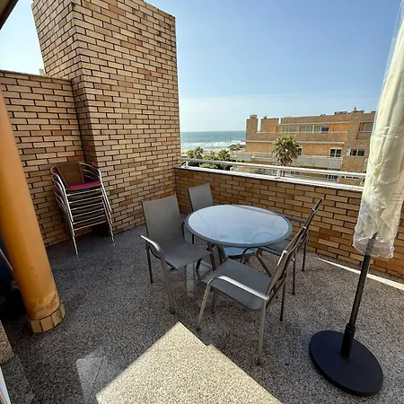 Apartment Modern Flat With Pool & Sea View