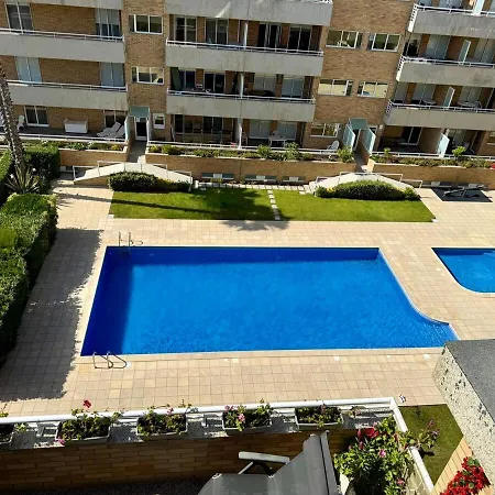 Apartment Modern Flat With Pool & Sea View *